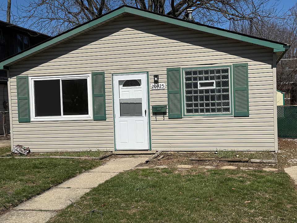 1st image of 20925 Woodward St
