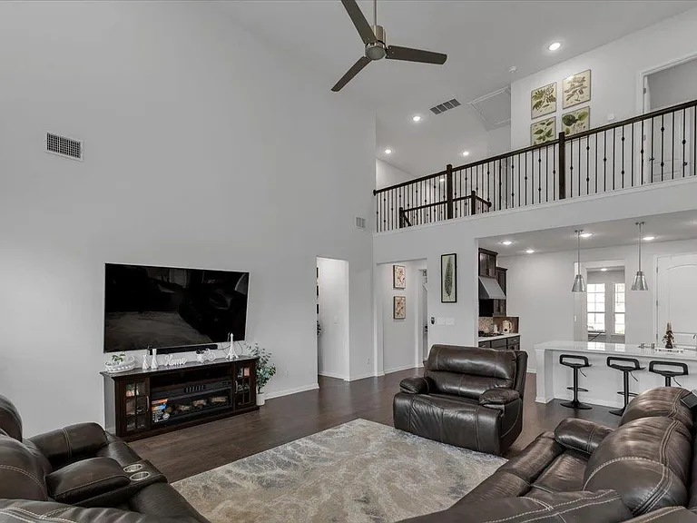 2517 Cappelle Way — Photo 12