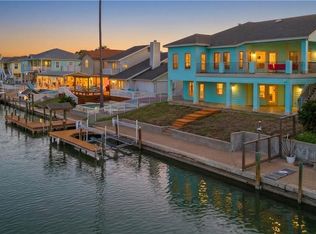 227 Windjammer St, Rockport, TX 78382