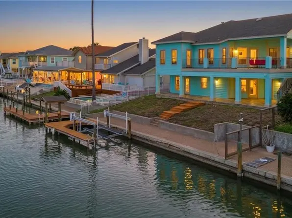 227 Windjammer St, Rockport, TX 78382