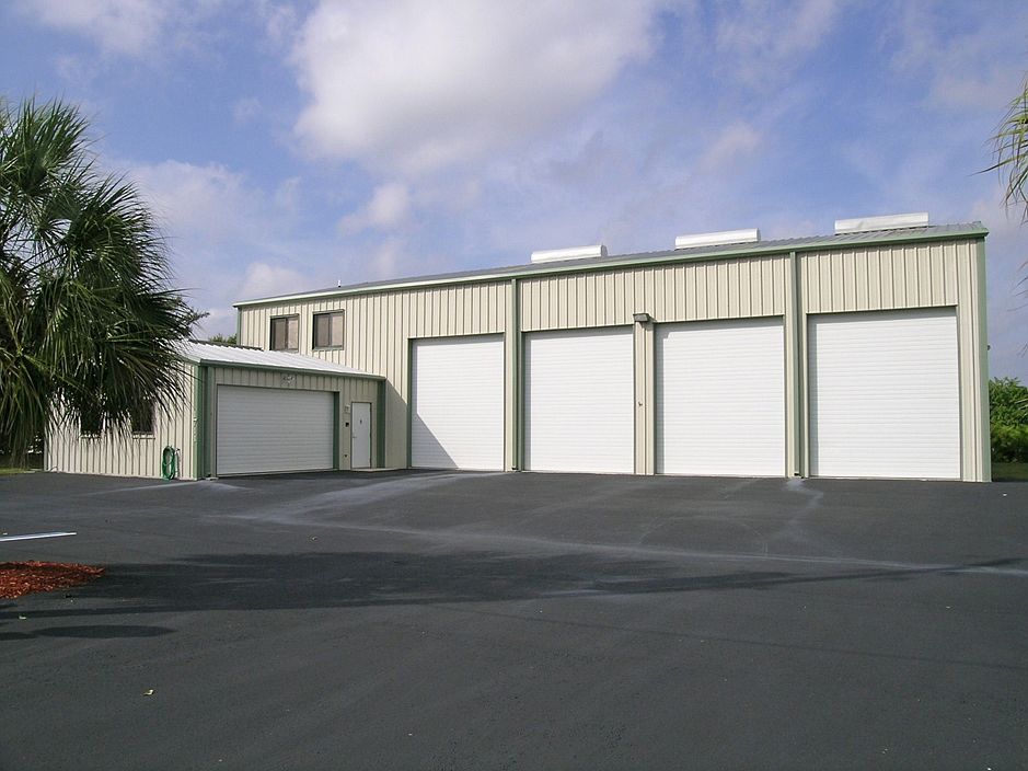 1st image of 1711 Manzana Ave