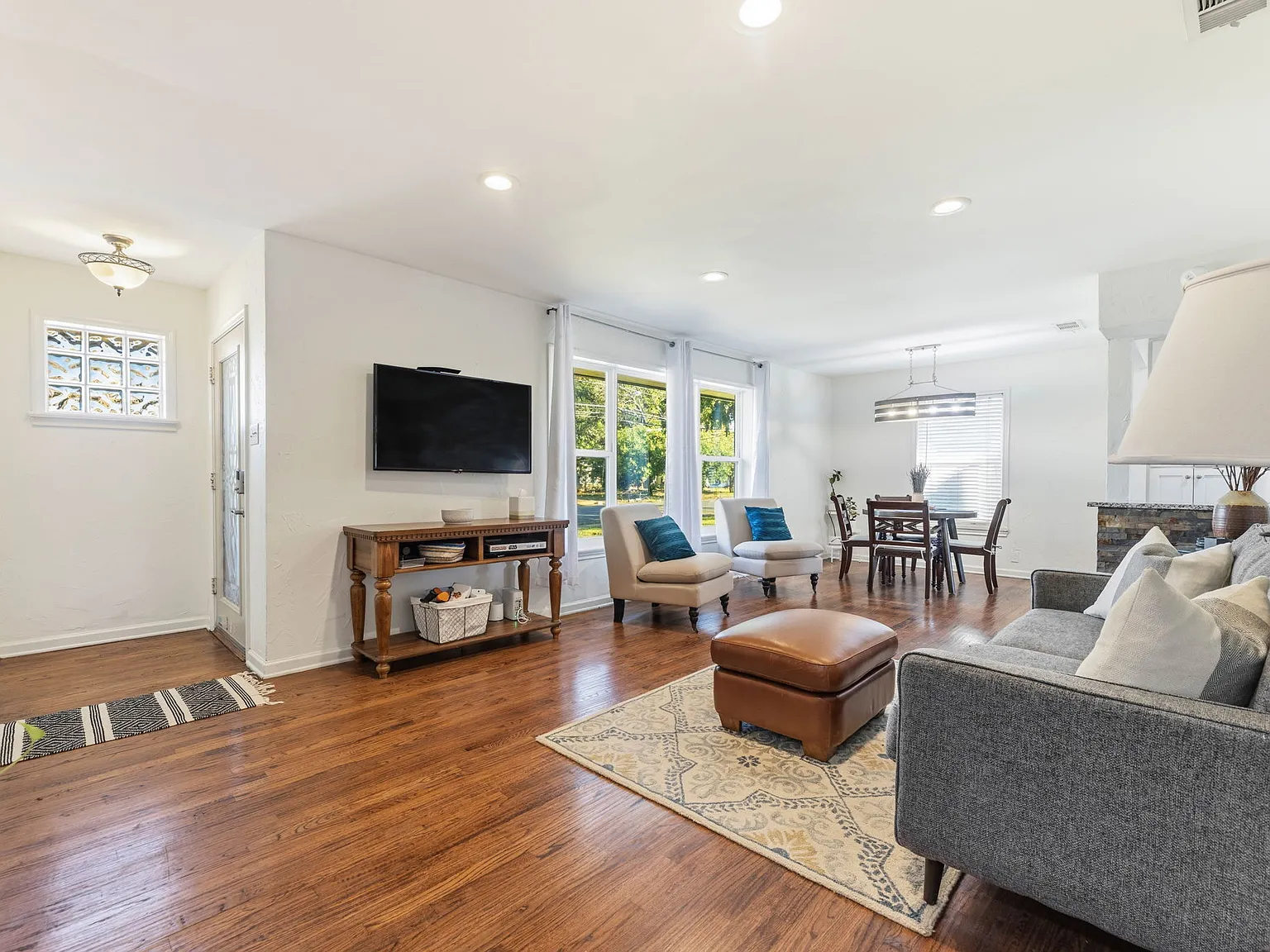 3 bed, 1430 sqft, $3,000 — Photo 3