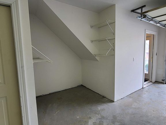 4th image of 135 Blue Leaf Dr NW