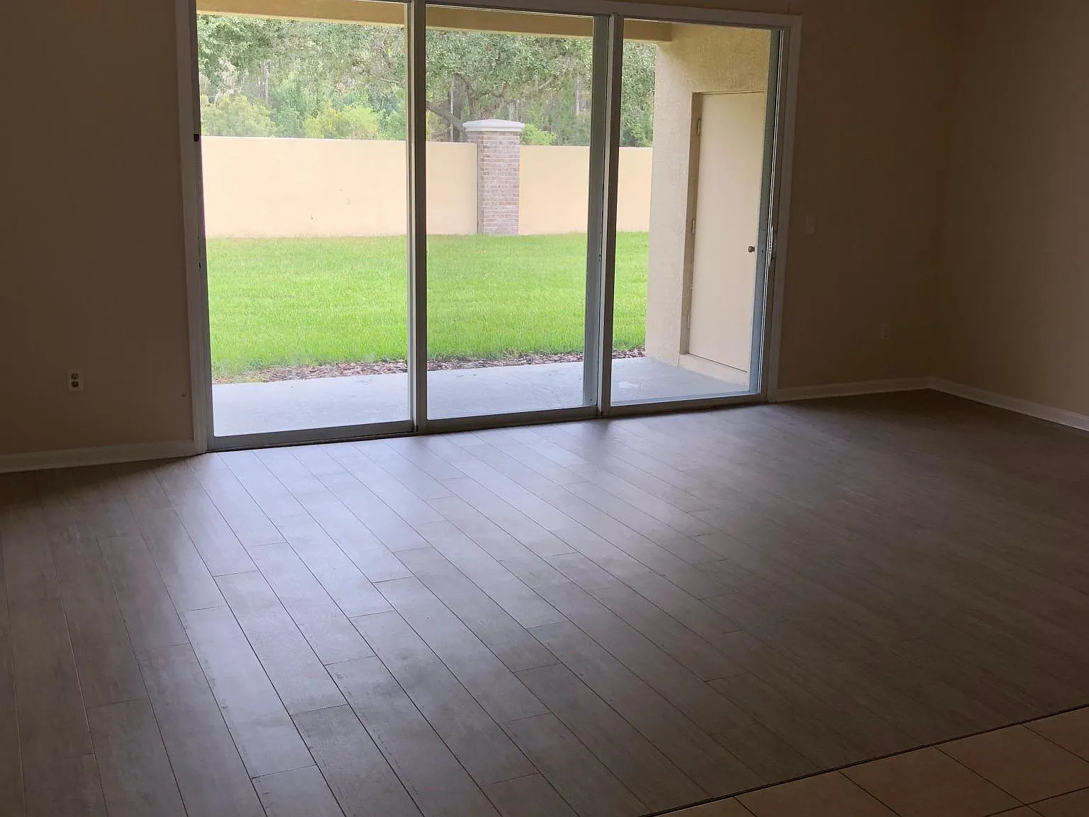 3 bed, 2.5 bath, 1957 sqft, $2,200 — Photo 4