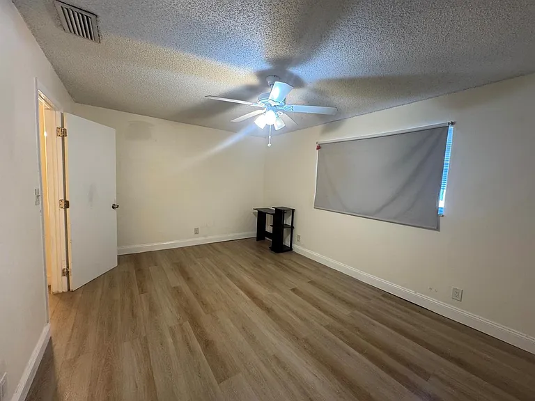 6534 SW 41st St — Photo 22