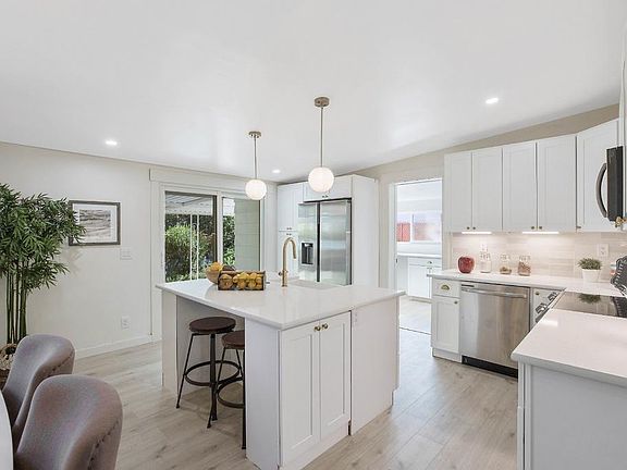 2nd image of 775 E Lake Cir
