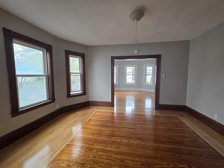 147-149 Essex St #2 — Photo 5