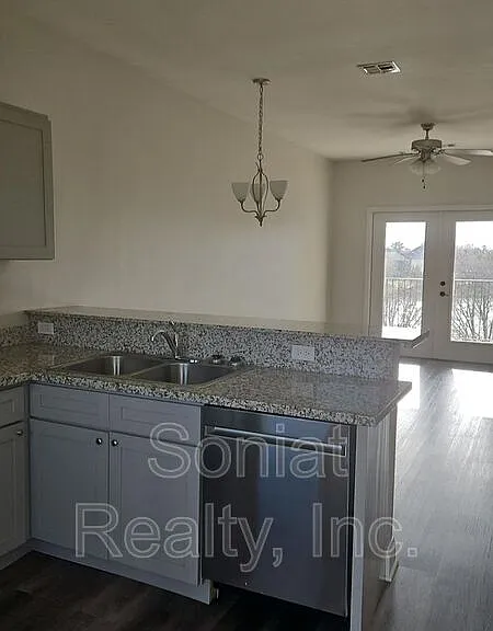 4504 Pontchartrain Dr #2C — Photo 3