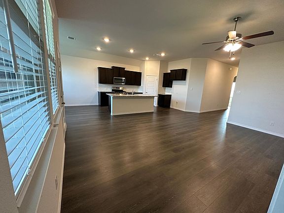 4th image of 3509 Comal Dr