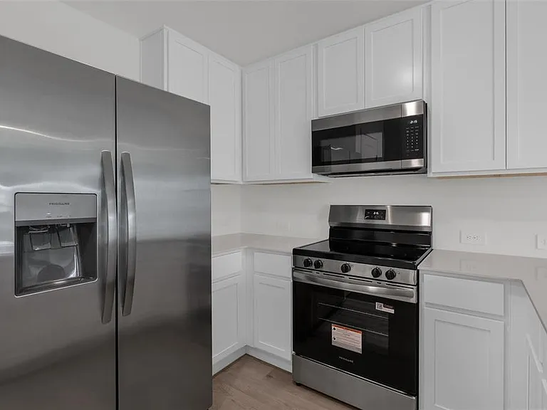 2424 Bevel Ln — Photo 5