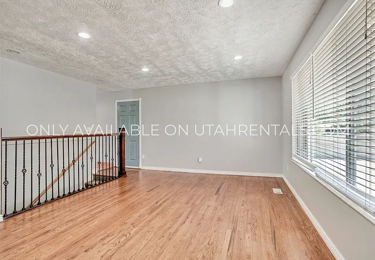 1671 E 7080 S — Photo 10