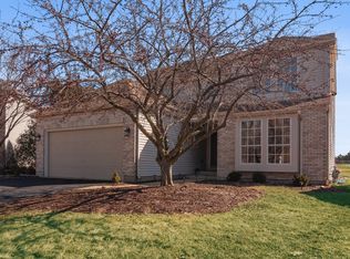 2448 Deerfield Dr, Aurora, IL 60506