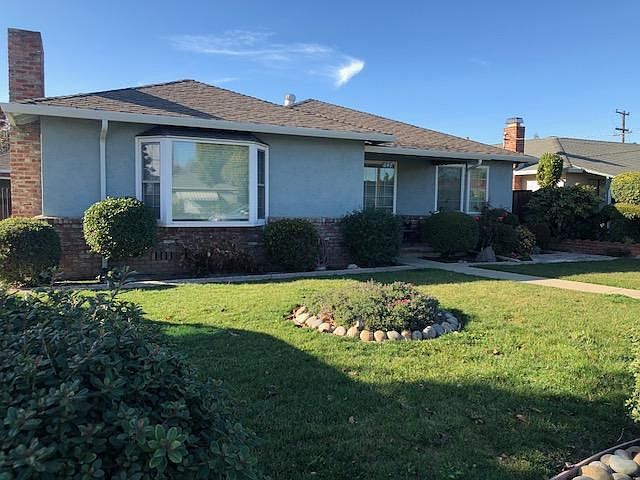1st image of 647 College Dr