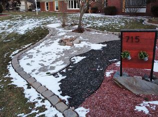 715 Castlebar Dr, Rochester Hills, MI 48309