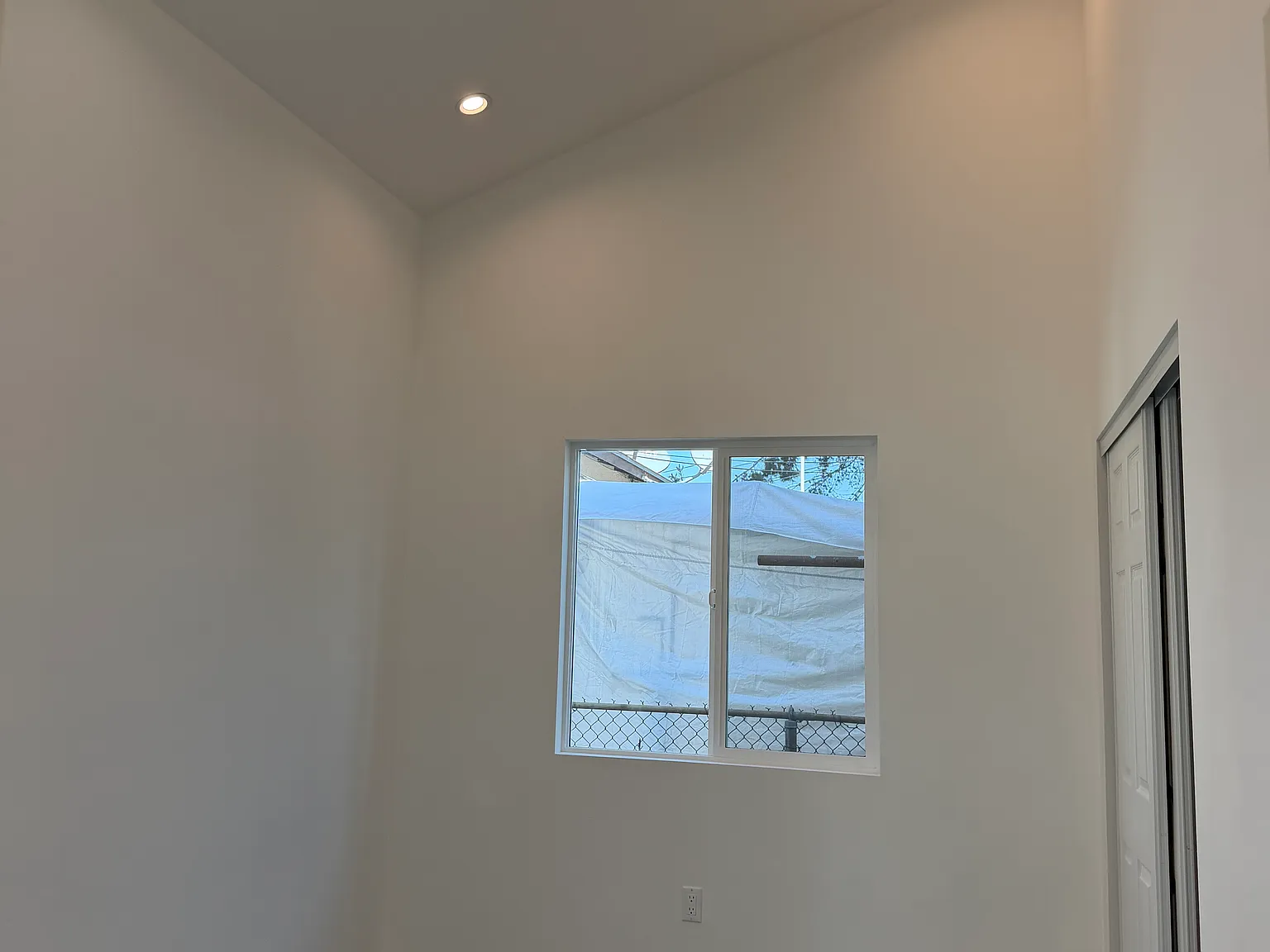 2 bed, 600 sqft, $2,500 — Photo 2