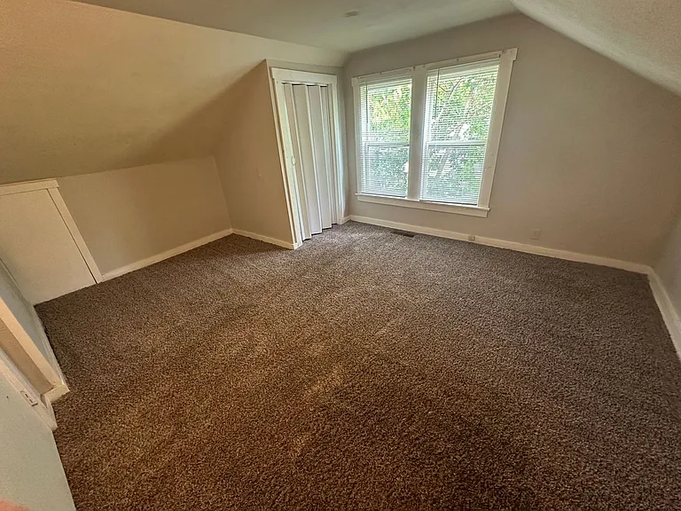 1122 W Rex St — Photo 10