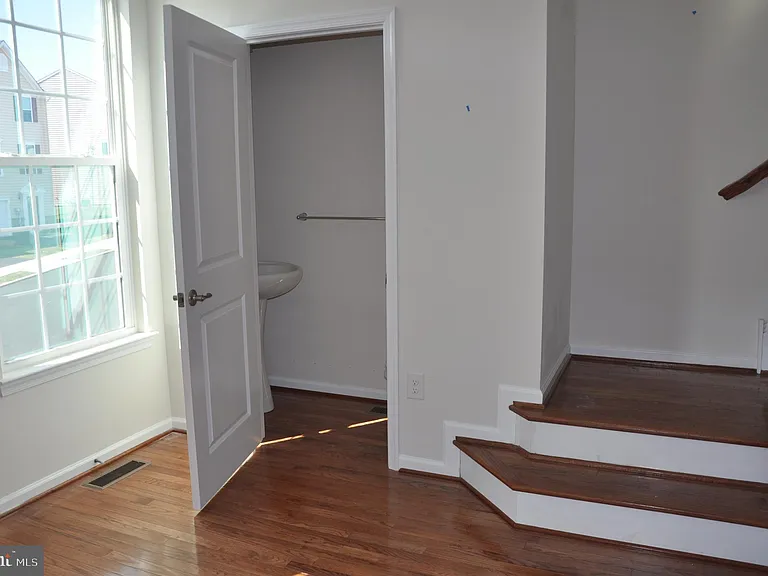 905 Susan Cir — Photo 35