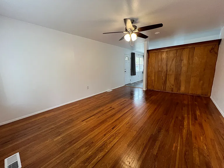 1065 Paddock Dr — Photo 13