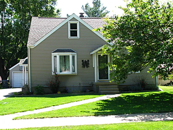 607 N Niles Ave, Tuscola, IL 61953