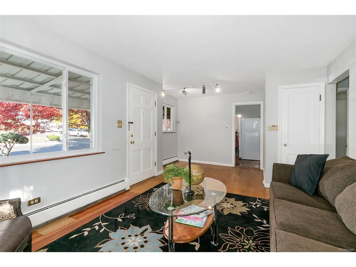 Living Room - 800 S Decatur St