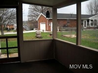 2nd image of 4 Oak Cir