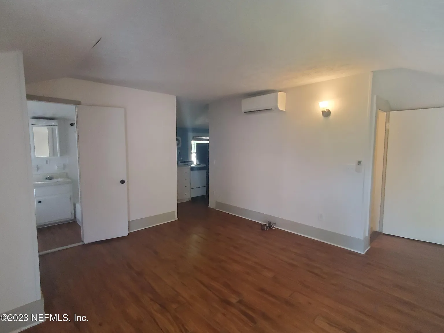 1 bed, 1.0 bath, 550 sqft, $1,100 — Photo 4