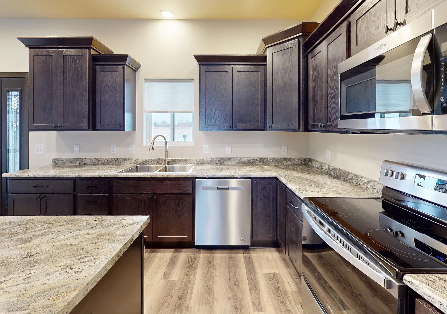 2 bed, 1725 sqft, $2,300 — Photo 2