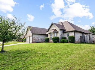 301 W Camden Dr, Rogers, AR 72756