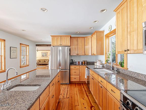 4th image of 54 Egremont Plain Rd