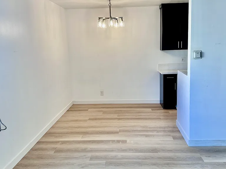 1333 N Fuller Ave — Photo 5