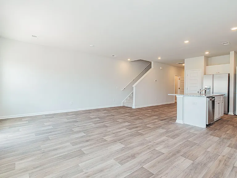 402 Tiliwa St — Photo 6