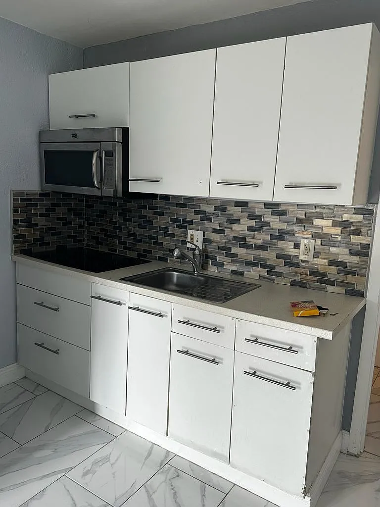 3251 SW 44th St — Photo 3