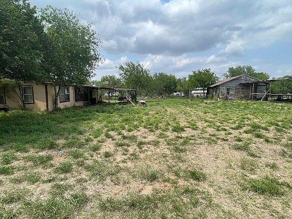 301 E Thompson St, Hebbronville, TX 78361 | MLS #403264 | Zillow