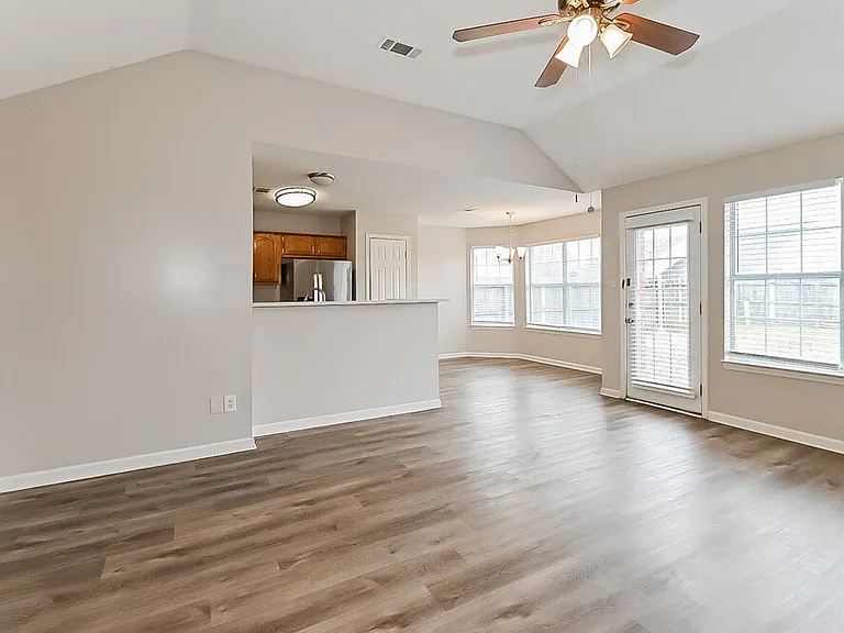 1483 S Goodlett Grove Cv — Photo 5