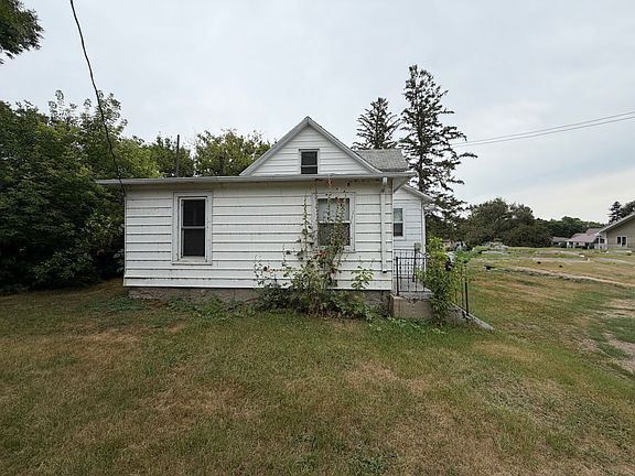 5th image of 313 5th St W