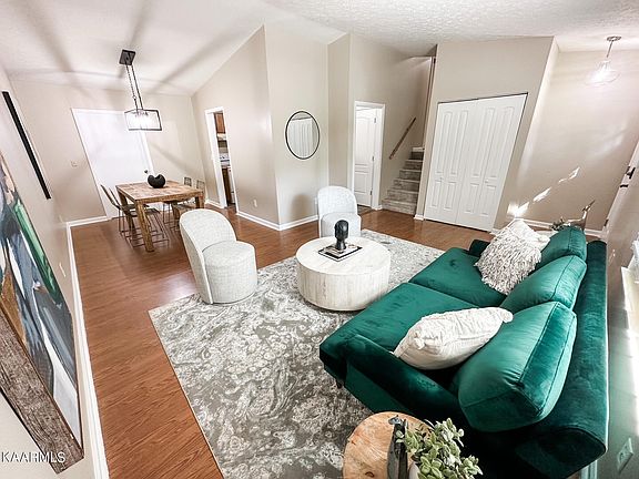 5th image of 1621 Summerhill Dr