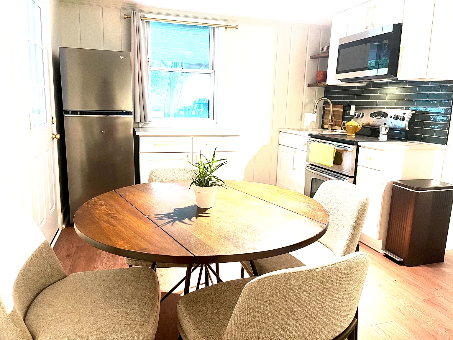Studio, 700 sqft, $1,650 — Photo 4