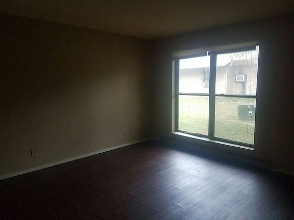 5th image of 630 Broadridge Dr APT E3
