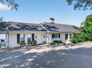 424 W Brow Rd, Lookout Mountain, TN 37350