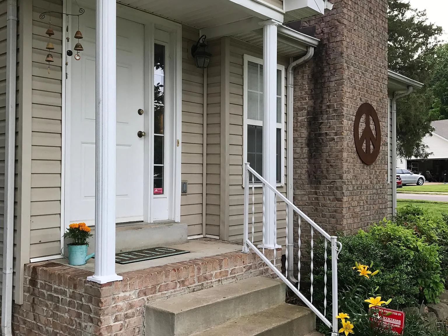 3 bed, 2.5 bath, 1518 sqft, $1,800 — Photo 2