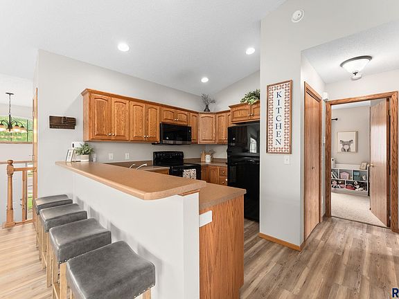 5th image of 4305 S Wilson Ave