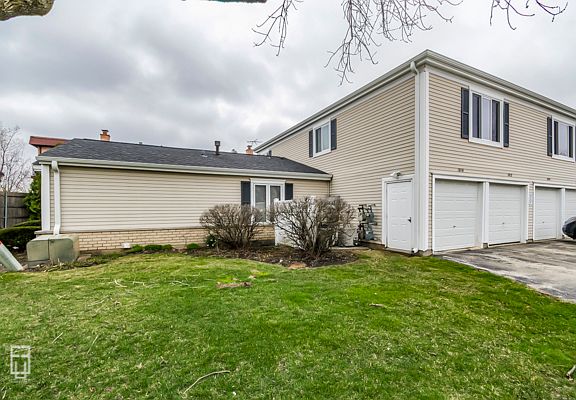 2nd image of 1542 Cove Dr #1542