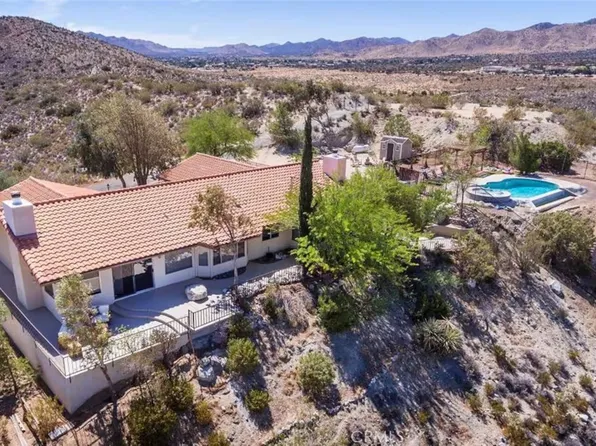 8075 Quail Trl, Yucca Valley, CA 92284