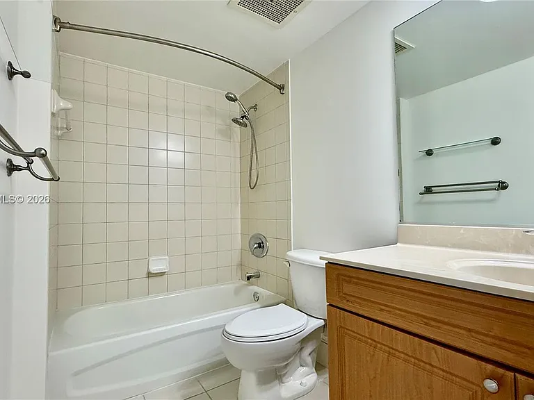 900 8th St #1501 — Photo 16