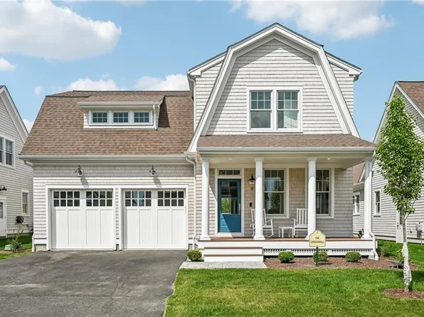 9 Lookout Ln, Portsmouth, RI 02871