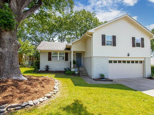 9540 Robin Ln, Sherwood, AR 72120