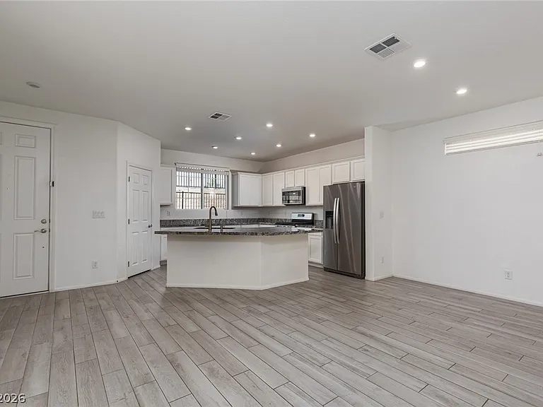 8045 Skye Foxx St — Photo 8