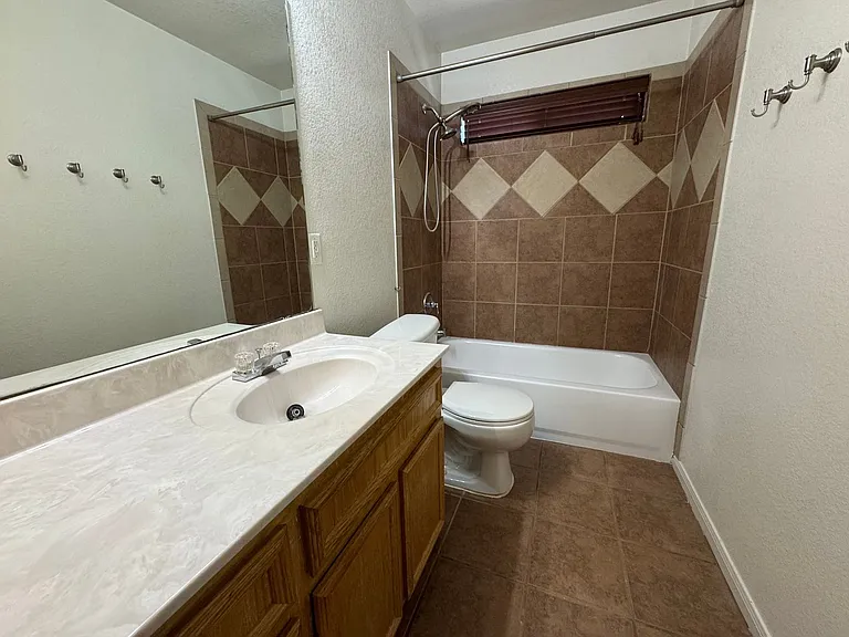 1204 Cinch Dr — Photo 11