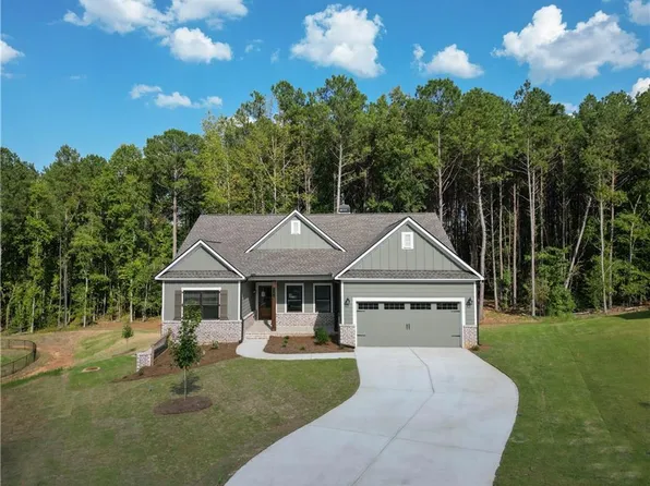 1608 Red Oak Ln, Loganville, GA 30052
