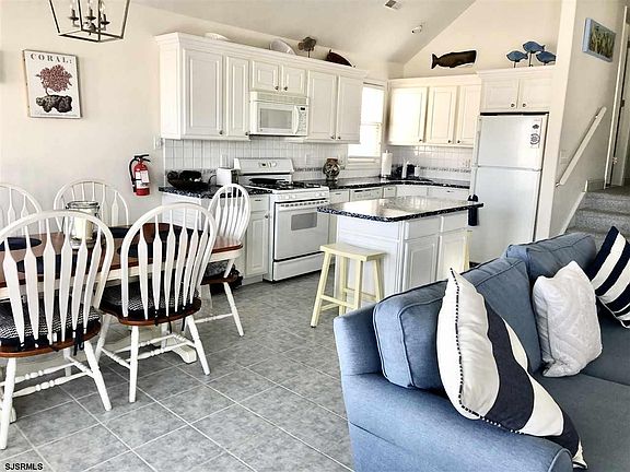 4th image of 3119 West Ave Floor 2